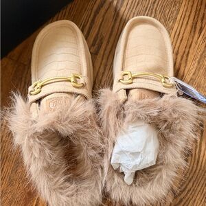 Hey Dude Sand Beige Wally Market 2 size 11